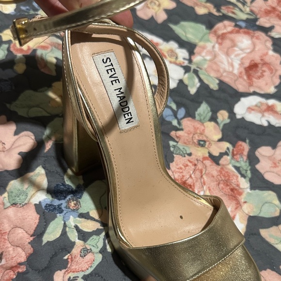 Steve Madden Shoes - Steve Madden Metallic Gold Heels